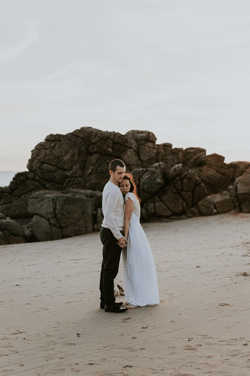 photographie engagement couple en bord de mer