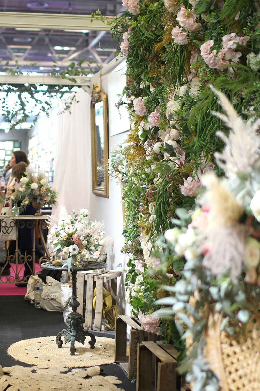 décoration de stand fleuri à paris