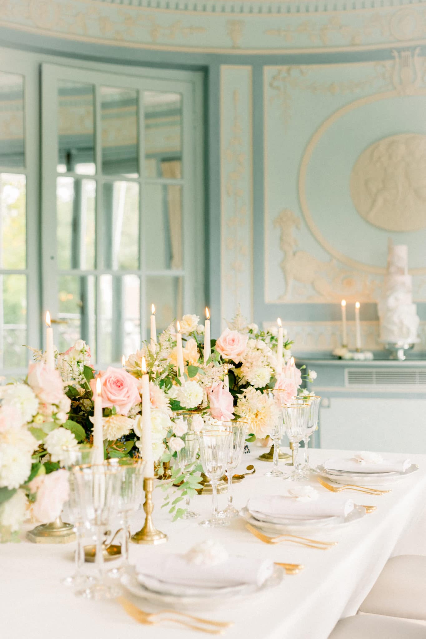 Table mariage luxueux esprit Marie Antoinette