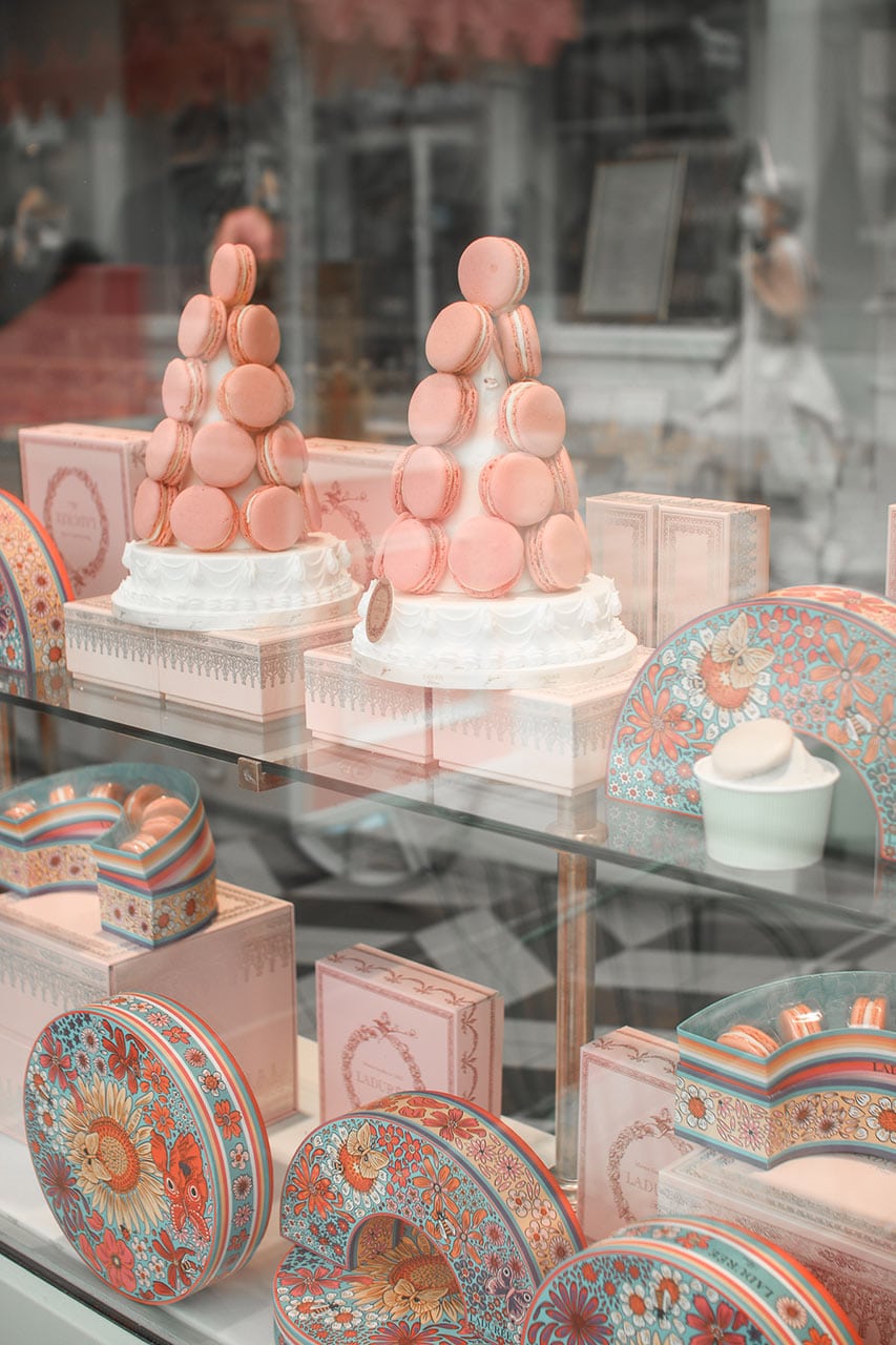 vitrine laduree la vallee village